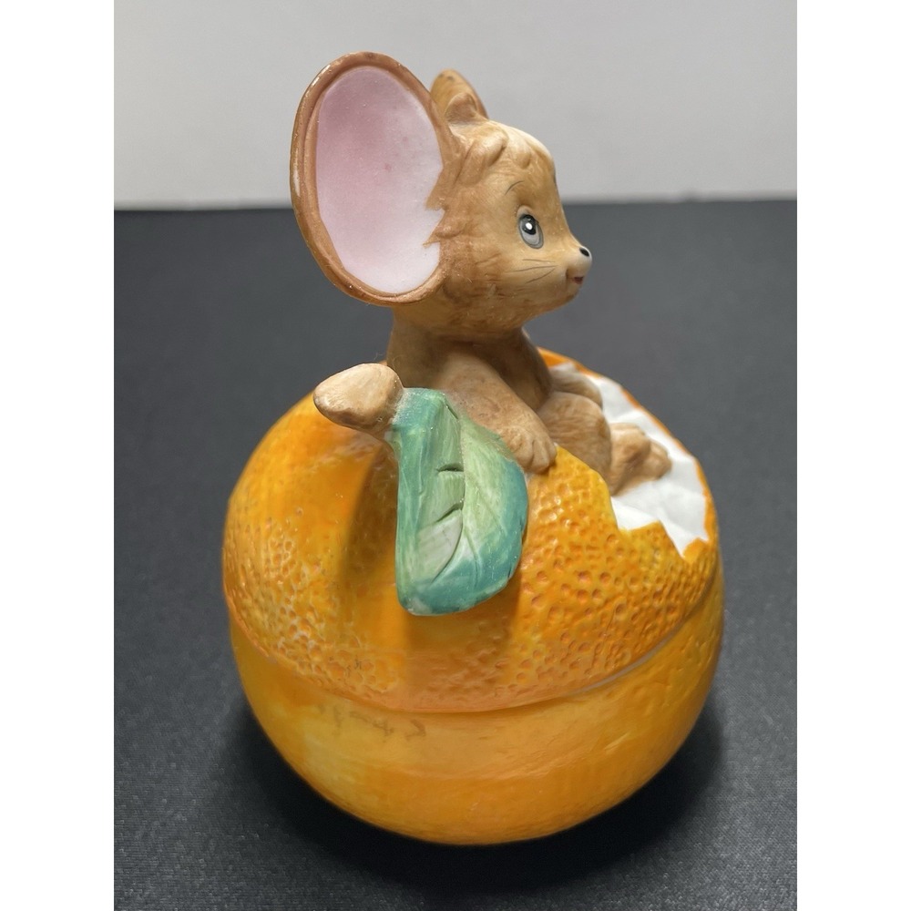 Vintage 1970s Lefton Ceramic Mouse Trinket Box Shaped like Orange. Mint! - Picture 3 of 8